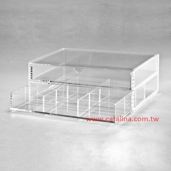 ACRYLIC BOX  WITH DIVIDER
